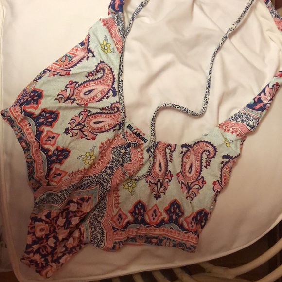 Billabong one piece bathing suit - NEVER WORN - Picture 2 of 2